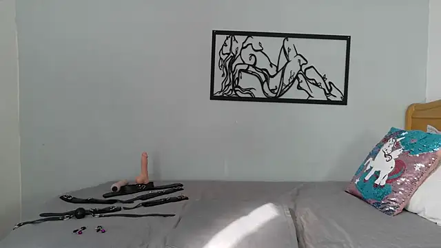 karina-lopez online show from 11/17/25, 01:28