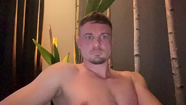 Snapshot of Hagener985 chatting on 02/09/26, 04:44 Hagener985 online show from 02/09/26, 04:44