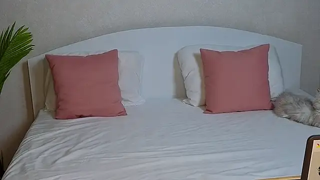 Snapshot of VictoriaPass chatting on 09/17/25, 07:48 VictoriaPass online show from 09/17/25, 07:48