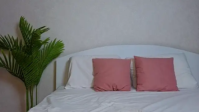 Snapshot of VictoriaPass chatting on 09/25/25, 09:29 VictoriaPass online show from 09/25/25, 09:29