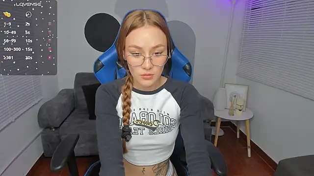 Snapshot of Elizabeth_sarmiento chatting on 02/28/25, 09:55 Elizabeth sarmiento online show from 02/28/25, 09:55