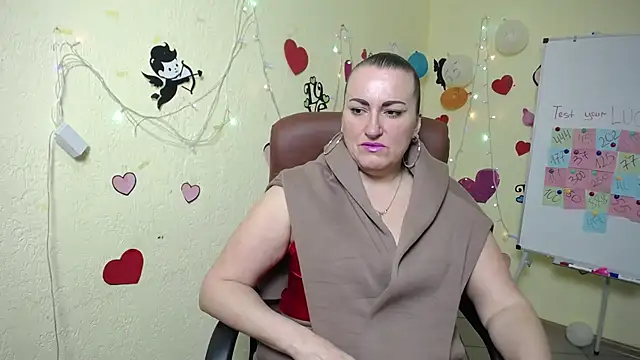 Snapshot of DianaMGG chatting on 03/01/25, 06:13 DianaMGG online show from 03/01/25, 06:13