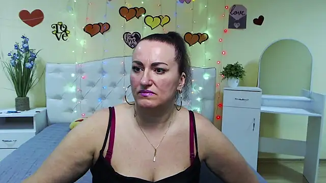 DianaMGG online show from 03/12/25, 06:40