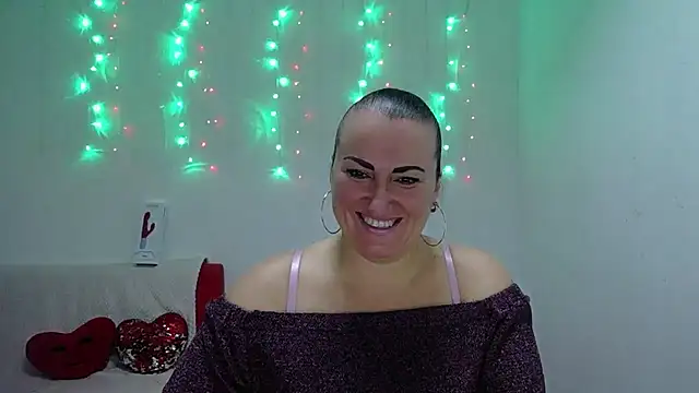 DianaMGG online show from 11/11/25, 06:35