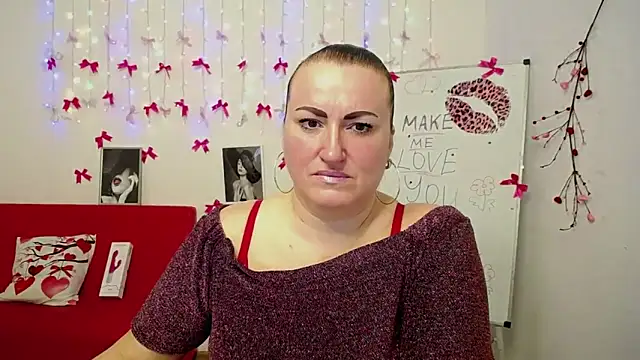 Snapshot of DianaMGG chatting on 02/27/26, 06:30 DianaMGG online show from 02/27/26, 06:30