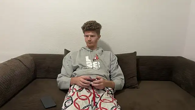 Snapshot of greekmythics chatting on 04/15/26, 11:17 greekmythics online show from 04/15/26, 11:17