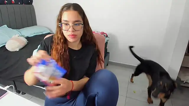 Greciaruiz  online show from 10/10/25, 12:53