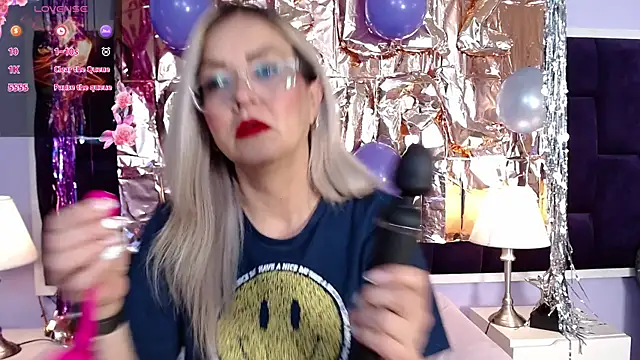 Snapshot of Azaahara_ chatting on 04/01/26, 12:17 Azaahara online show from 04/01/26, 12:17