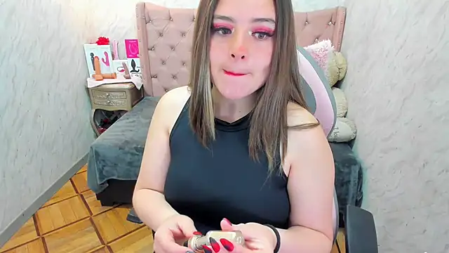 Snapshot of Lianngrace chatting on 10/18/25, 12:39 Lianngrace online show from 10/18/25, 12:39