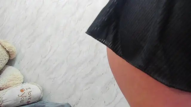 Snapshot of Lianngrace chatting on 12/04/25, 02:37 Lianngrace online show from 12/04/25, 02:37