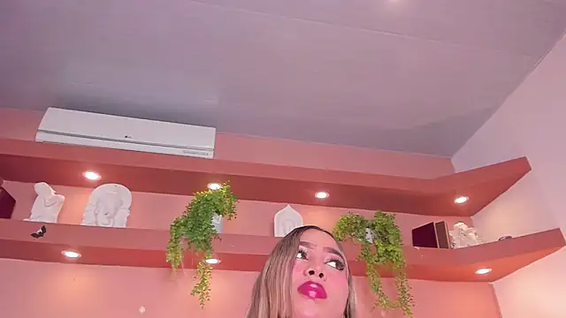 Snapshot of SofiaBennett_ chatting on 11/06/25, 12:17 SofiaBennett online show from 11/06/25, 12:17