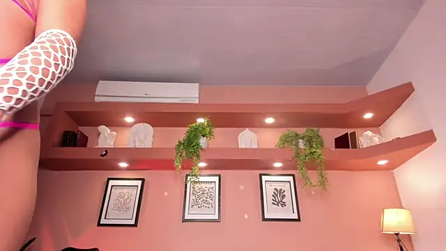 Snapshot of SofiaBennett_ chatting on 11/20/25, 12:27 SofiaBennett online show from 11/20/25, 12:27