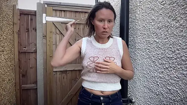 Snapshot of eatmypie69 chatting on 09/12/25, 09:20 eatmypie69 online show from 09/12/25, 09:20