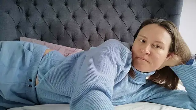 Snapshot of eatmypie69 chatting on 04/01/26, 09:54 eatmypie69 online show from 04/01/26, 09:54