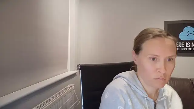 Snapshot of eatmypie69 chatting on 04/15/26, 08:09 eatmypie69 online show from 04/15/26, 08:09