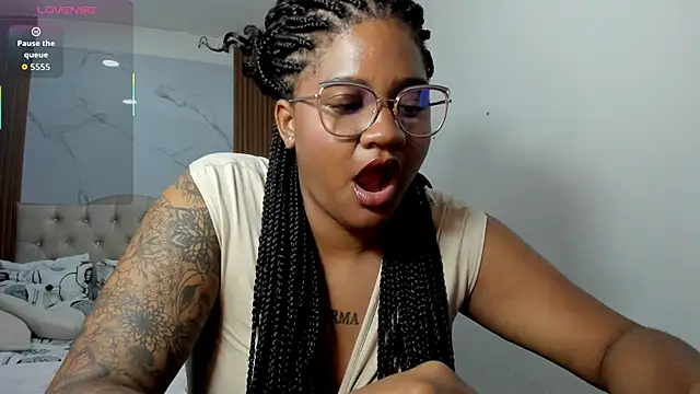 Snapshot of ZahraRose chatting on 04/21/26, 02:51 ZahraRose online show from 04/21/26, 02:51