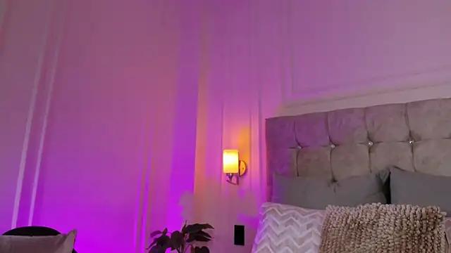 JasmineRoss 1 online show from 01/07/26, 07:05