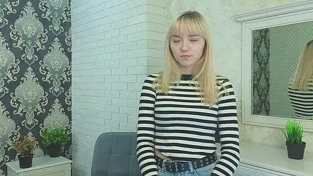 Snapshot of DaisyBelding chatting on 02/16/25, 01:49 DaisyBelding online show from 02/16/25, 01:49