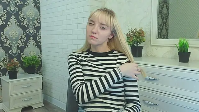 Snapshot of DaisyBelding chatting on 02/16/25, 08:00 DaisyBelding online show from 02/16/25, 08:00