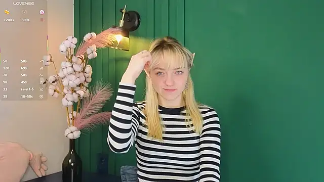 Snapshot of DaisyBelding chatting on 03/03/25, 02:26 DaisyBelding online show from 03/03/25, 02:26