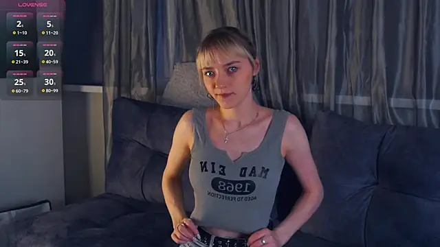 Snapshot of DaisyBelding chatting on 03/10/25, 01:43 DaisyBelding online show from 03/10/25, 01:43