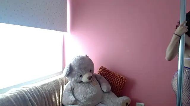 Snapshot of morahaze chatting on 12/17/24, 02:55 morahaze online show from 12/17/24, 02:55