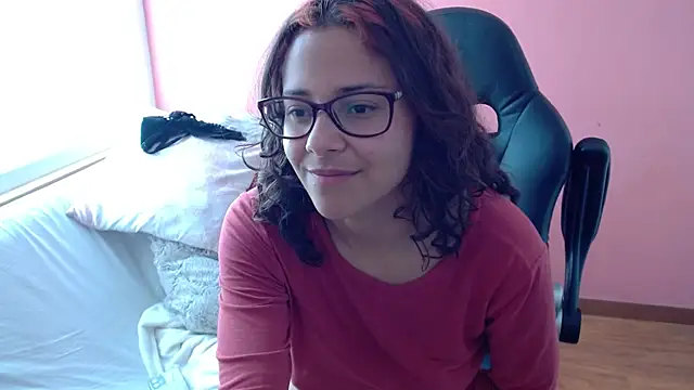 Snapshot of morahaze chatting on 10/18/25, 03:13 morahaze online show from 10/18/25, 03:13