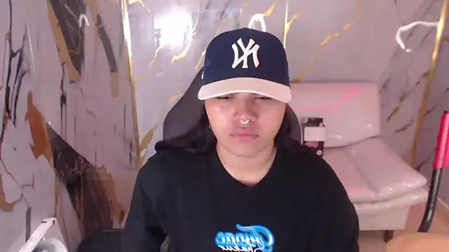 Snapshot of melany_rouse18 chatting on 10/29/25, 11:45 melany rouse18 online show from 10/29/25, 11:45