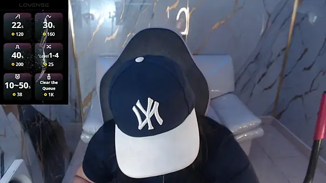 Snapshot of melany_rouse18 chatting on 11/26/25, 03:02 melany rouse18 online show from 11/26/25, 03:02