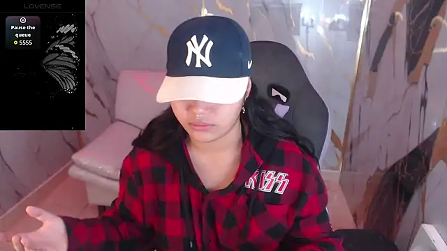 Snapshot of melany_rouse18 chatting on 12/05/25, 01:09 melany rouse18 online show from 12/05/25, 01:09