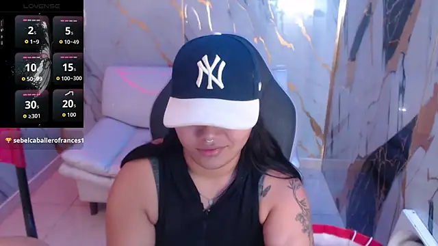 Snapshot of melany_rouse18 chatting on 12/19/25, 05:42 melany rouse18 online show from 12/19/25, 05:42