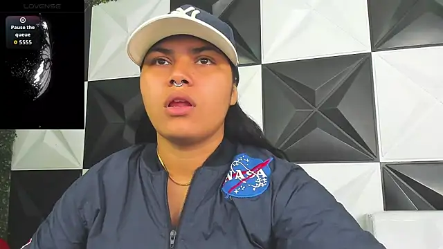 Snapshot of melany_rouse18 chatting on 02/20/26, 01:13 melany rouse18 online show from 02/20/26, 01:13