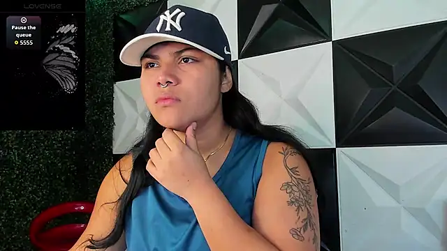 Snapshot of melany_rouse18 chatting on 03/04/26, 03:45 melany rouse18 online show from 03/04/26, 03:45