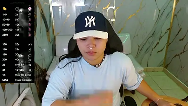 Snapshot of melany_rouse18 chatting on 03/22/26, 01:25 melany rouse18 online show from 03/22/26, 01:25