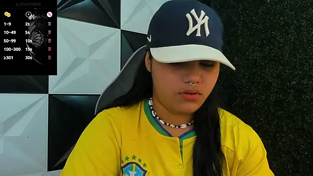 Snapshot of melany_rouse18 chatting on 03/24/26, 05:23 melany rouse18 online show from 03/24/26, 05:23