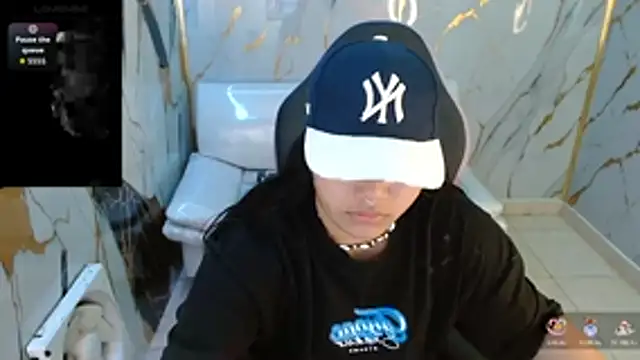 Snapshot of melany_rouse18 chatting on 03/25/26, 01:11 melany rouse18 online show from 03/25/26, 01:11