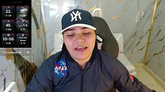 Snapshot of melany_rouse18 chatting on 04/06/26, 04:46 melany rouse18 online show from 04/06/26, 04:46