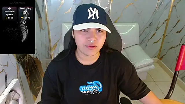 Snapshot of melany_rouse18 chatting on 04/07/26, 05:19 melany rouse18 online show from 04/07/26, 05:19