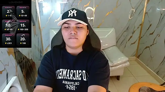 Snapshot of melany_rouse18 chatting on 04/13/26, 07:25 melany rouse18 online show from 04/13/26, 07:25