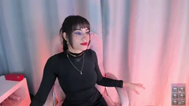 daenerysar5 online show from 10/18/25, 01:12