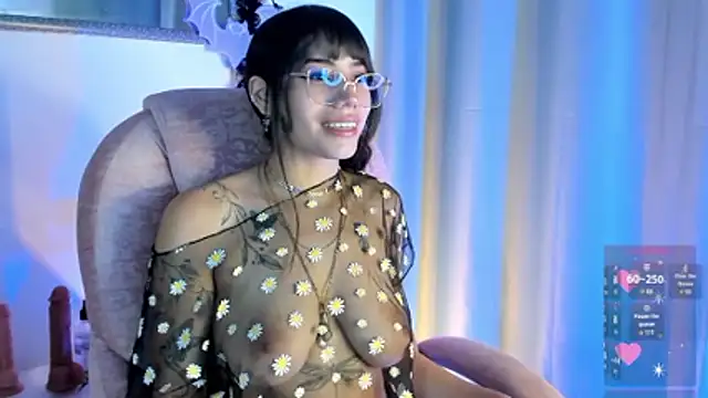 daenerysar5 online show from 10/22/25, 01:00