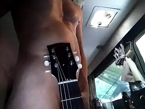 Snapshot of iswimnaked007 chatting on 12/20/25, 08:27 iswimnaked007 online show from 12/20/25, 08:27