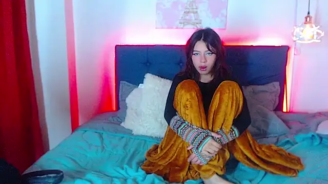 Snapshot of fyreandfox_ chatting on 03/06/25, 10:47 fyreandfox online show from 03/06/25, 10:47