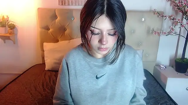 Snapshot of fyreandfox_ chatting on 11/02/25, 08:44 fyreandfox online show from 11/02/25, 08:44