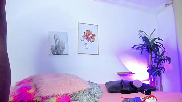 Snapshot of naomy_68 chatting on 03/19/25, 11:14 naomy 68 online show from 03/19/25, 11:14