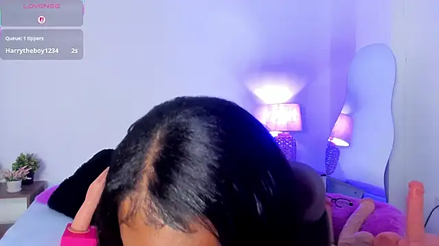 naomy 68 online show from 12/04/25, 03:16