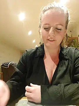 Snapshot of sizha6 chatting on 03/14/25, 07:44 sizha6 online show from 03/14/25, 07:44