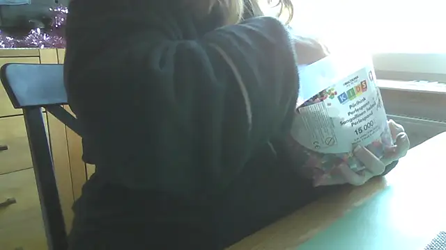 Snapshot of sizha6 chatting on 09/19/25, 05:42 sizha6 online show from 09/19/25, 05:42