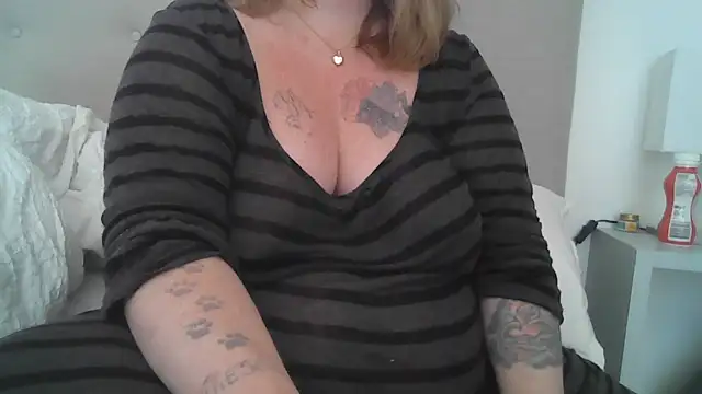 Snapshot of sizha6 chatting on 09/23/25, 08:06 sizha6 online show from 09/23/25, 08:06