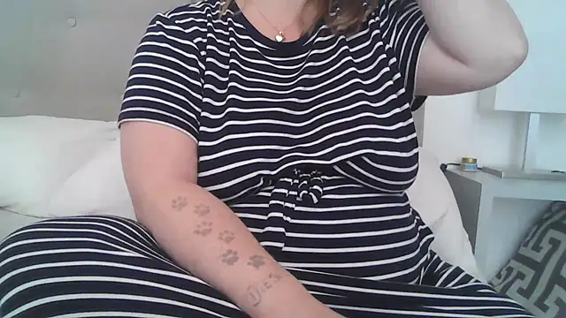 Snapshot of sizha6 chatting on 09/27/25, 08:08 sizha6 online show from 09/27/25, 08:08